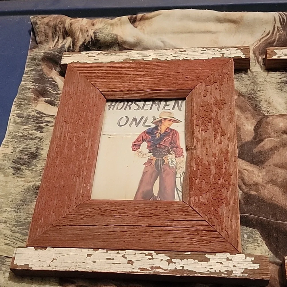 2 Rustic picture frames - Picture 1 of 6